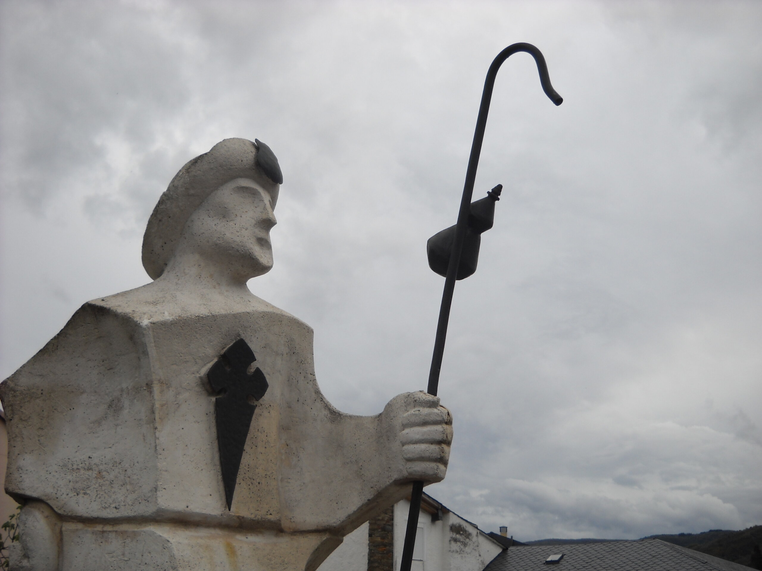 statue pilgrim Bierzo